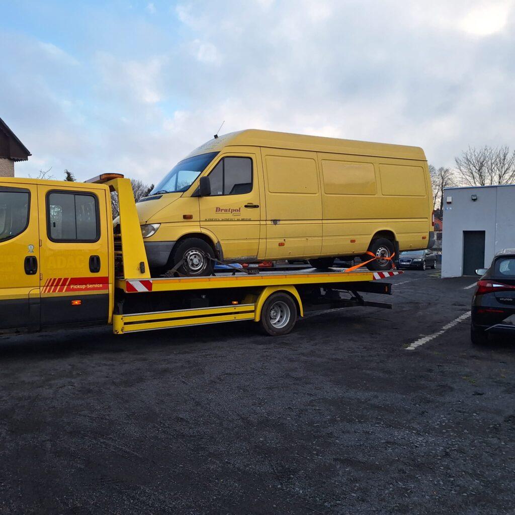 holowanie laweta laweta pomocy drogowej